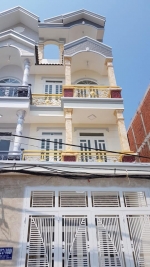 ban nha 4 tam 827 48 tinh lo 10 doi dien truong hoc thong ten lua