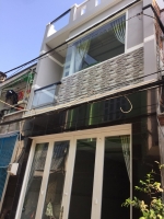 ban gap nha xay moi 1 tam 2 p ngu hem 5m thong huong lo 2