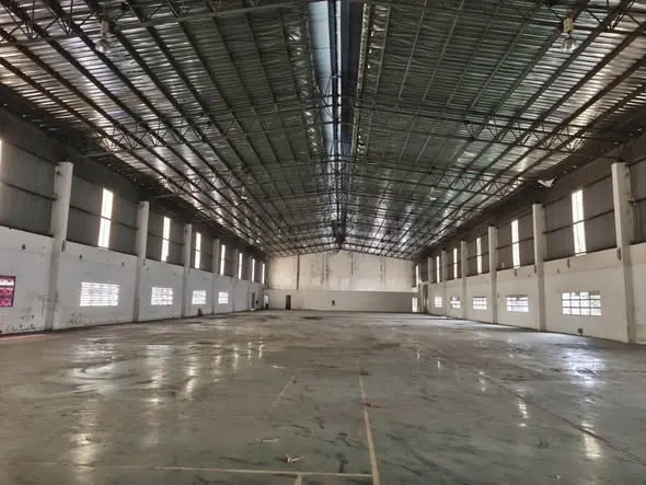 Cho thuê nhà xưởng 2.200m2 trong KCN Đức Hòa, Long An