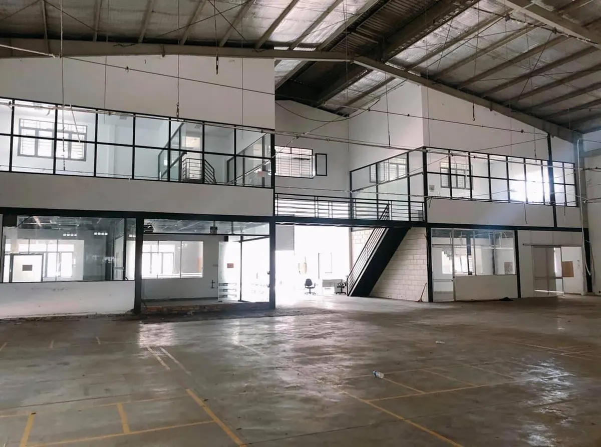 cho thue nha xuong gan 10 000m2 tan thoi nhat 17 quan 12 lien ke truong chinh phan van hon