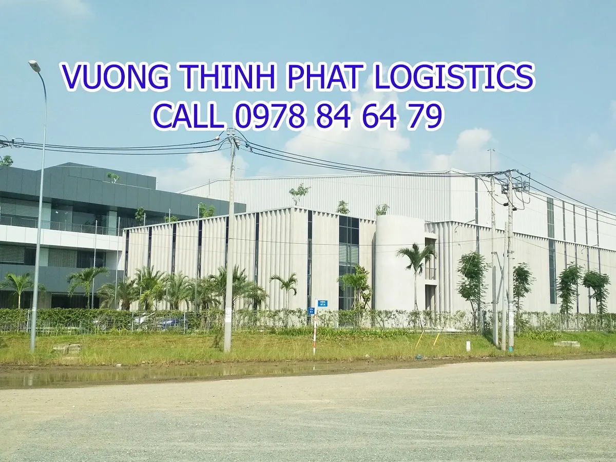 cho thue nha xuong gan 10 000m2 tan thoi nhat 17 quan 12 lien ke truong chinh phan van hon