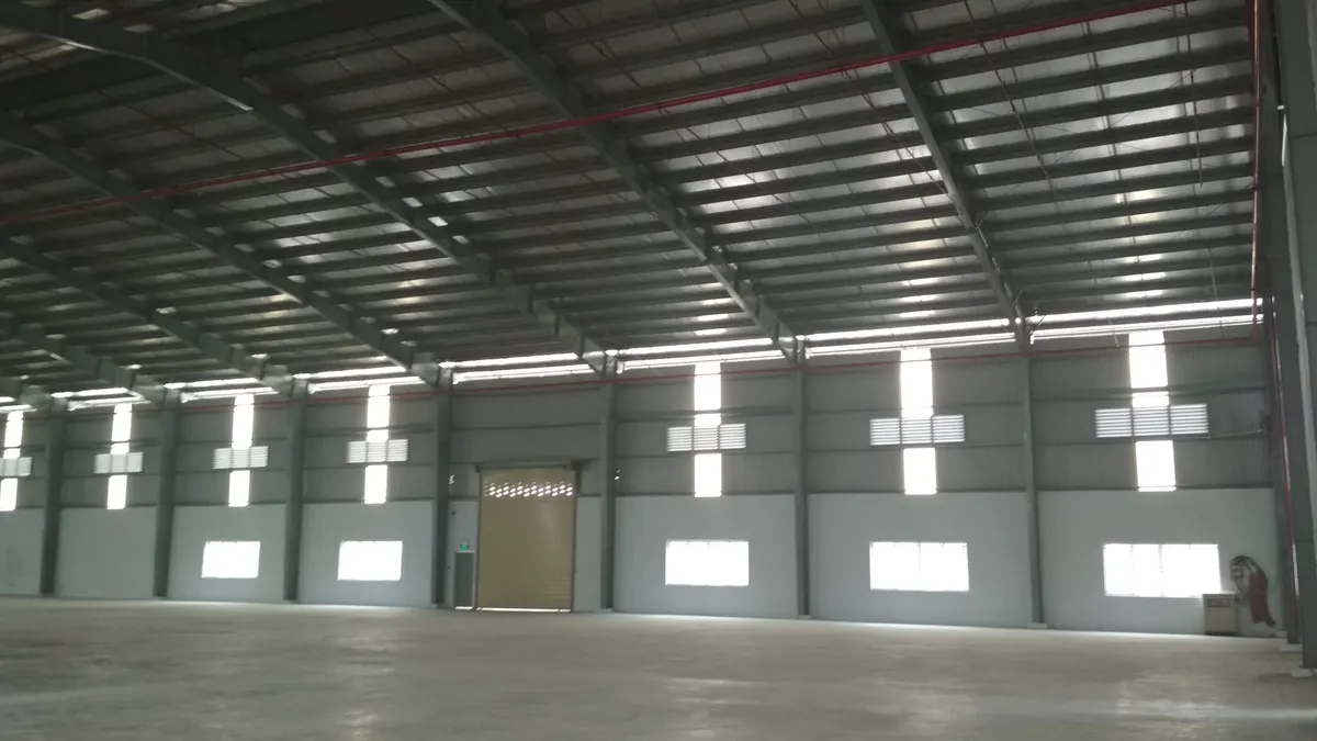 can cho thue nha xuong 8 500m2 duong huong lo 2 binh tan gia re khu vuc