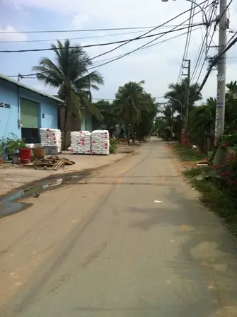 ban nha xuong dang san xuat tai quan 12 giao thong voi quoc lo 1a